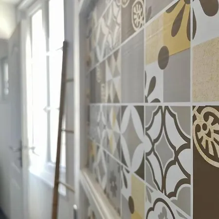 La Bellevue X Parking By Melrose * Bayeux