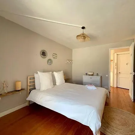 La Bellevue X Parking By Melrose