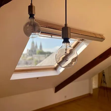 La Bellevue X Parking By Melrose * Bayeux