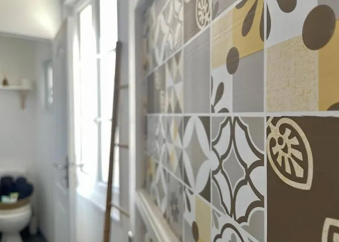 La Bellevue X Parking By Melrose * Bayeux