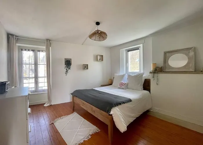 La Bellevue X Parking By Melrose *