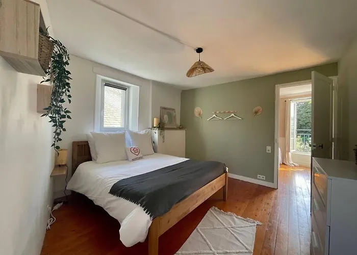 La Bellevue X Parking By Melrose *