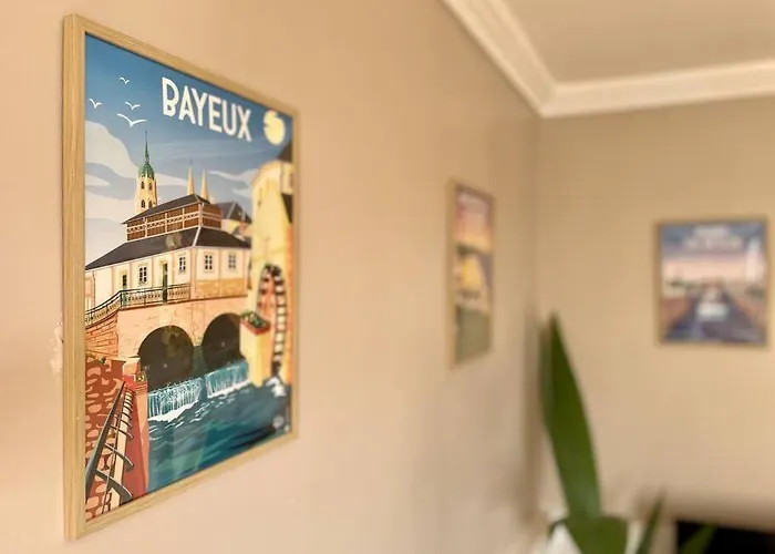 La Bellevue X Parking By Melrose * Bayeux