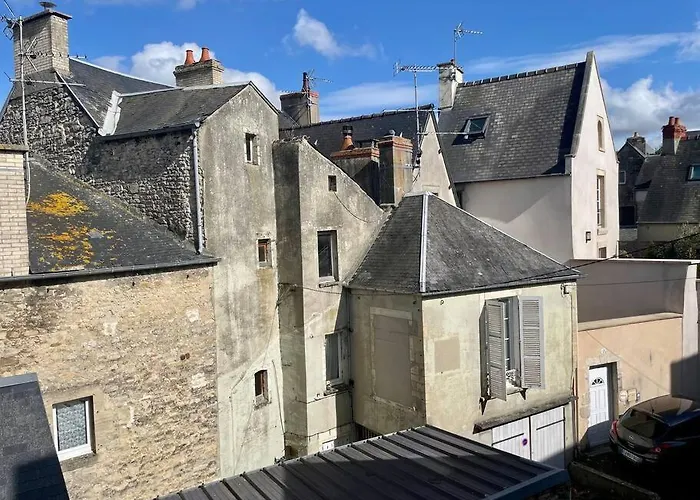 La Bellevue X Parking By Melrose