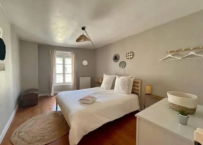 La Bellevue X Parking By Melrose *